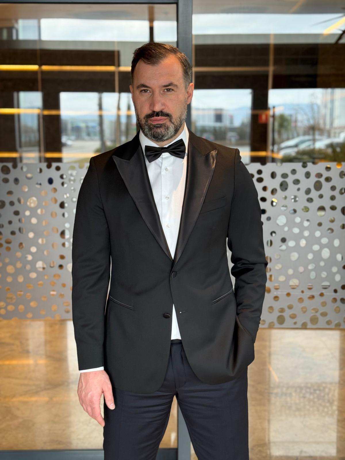 Pulsato Tuxedo